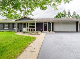 6213 Rowley Blvd, Waterford, MI 48329