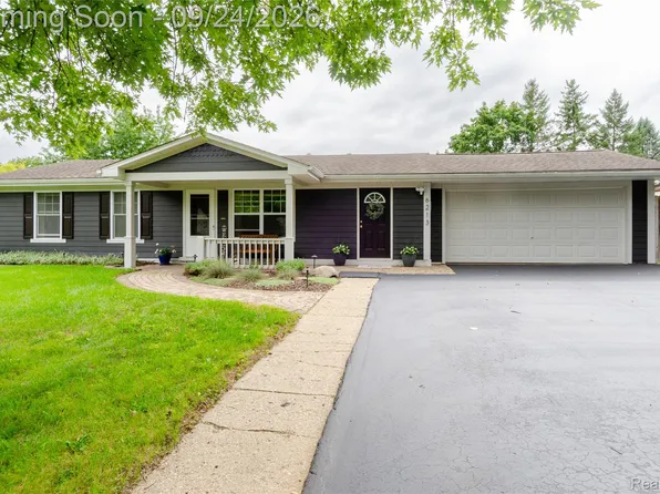 6213 Rowley Blvd, Waterford, MI 48329