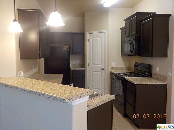 4th image of 4604 Cambridge Dr #B