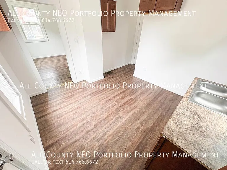 1994 Floral Ave — Photo 13