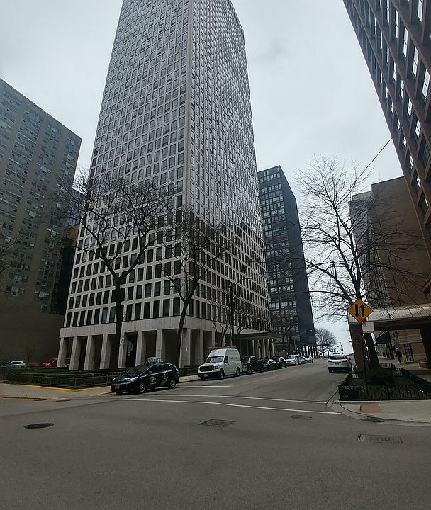 1st image of 260 E Chestnut St APT 1502