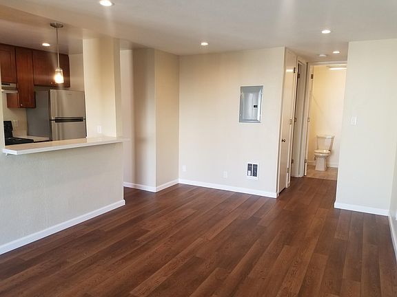 3rd image of 2965 Sacramento St APT 301