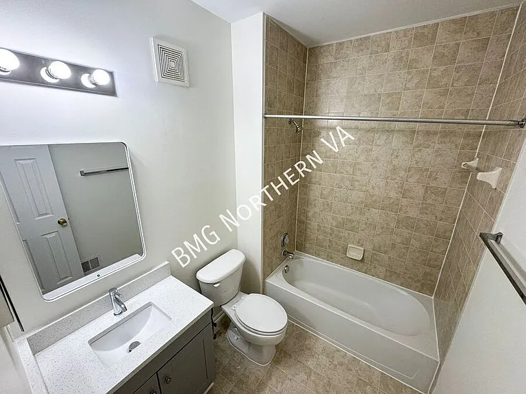 9508 Walker Way — Photo 18