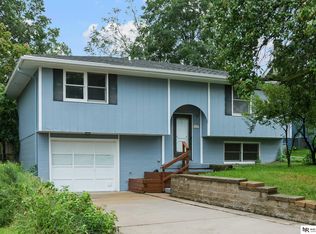 4835 Hillside St, Lincoln, NE 68506