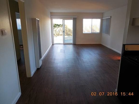 Large Living Area, New Floor!