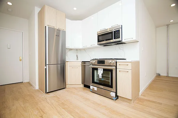 Rented by Nooklyn NYC LLC | media 53