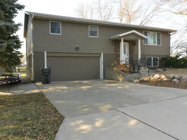 309 N Needles Dr, Brandon, SD 57005