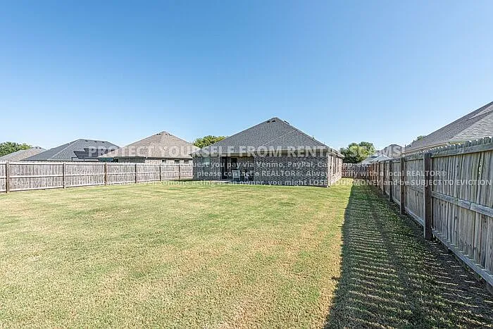 347 W Tyler Rd — Photo 18
