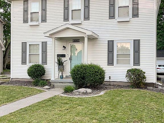3rd image of 2051 E Gum St