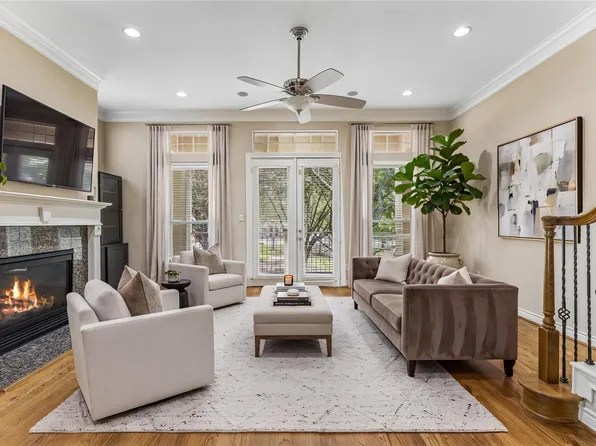 9101 Harbor Hills Dr, Houston, TX 77054