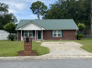802 Hidden Hollow Cir, Hinesville, GA 31313