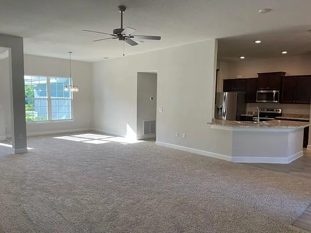 4 bed, 3.0 bath, 2268 sqft, $2,800 — Photo 4