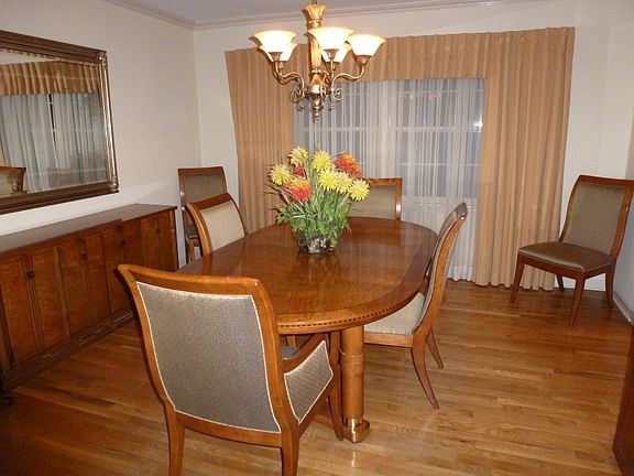 Formal Dining Room w/hwd floors