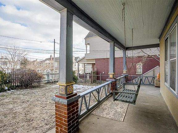3rd image of 318 Ord St