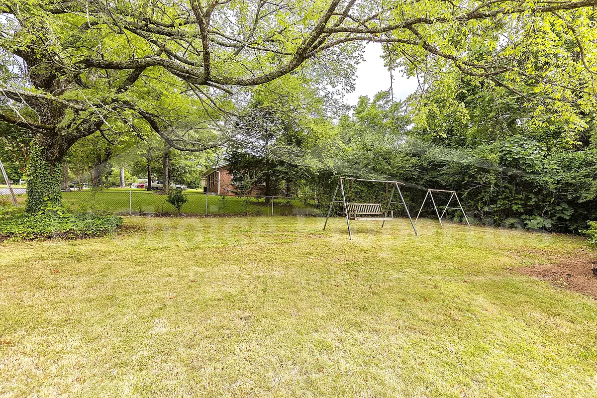 Building Photo - 2117 3rd St NE