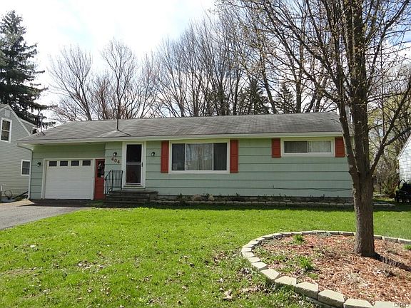 2nd image of 404 Manor Dr