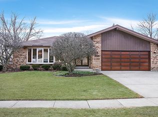 821 Andermann Ln, Darien, IL