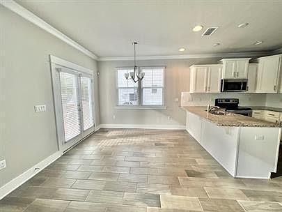 5th image of 55 Oakley Ct