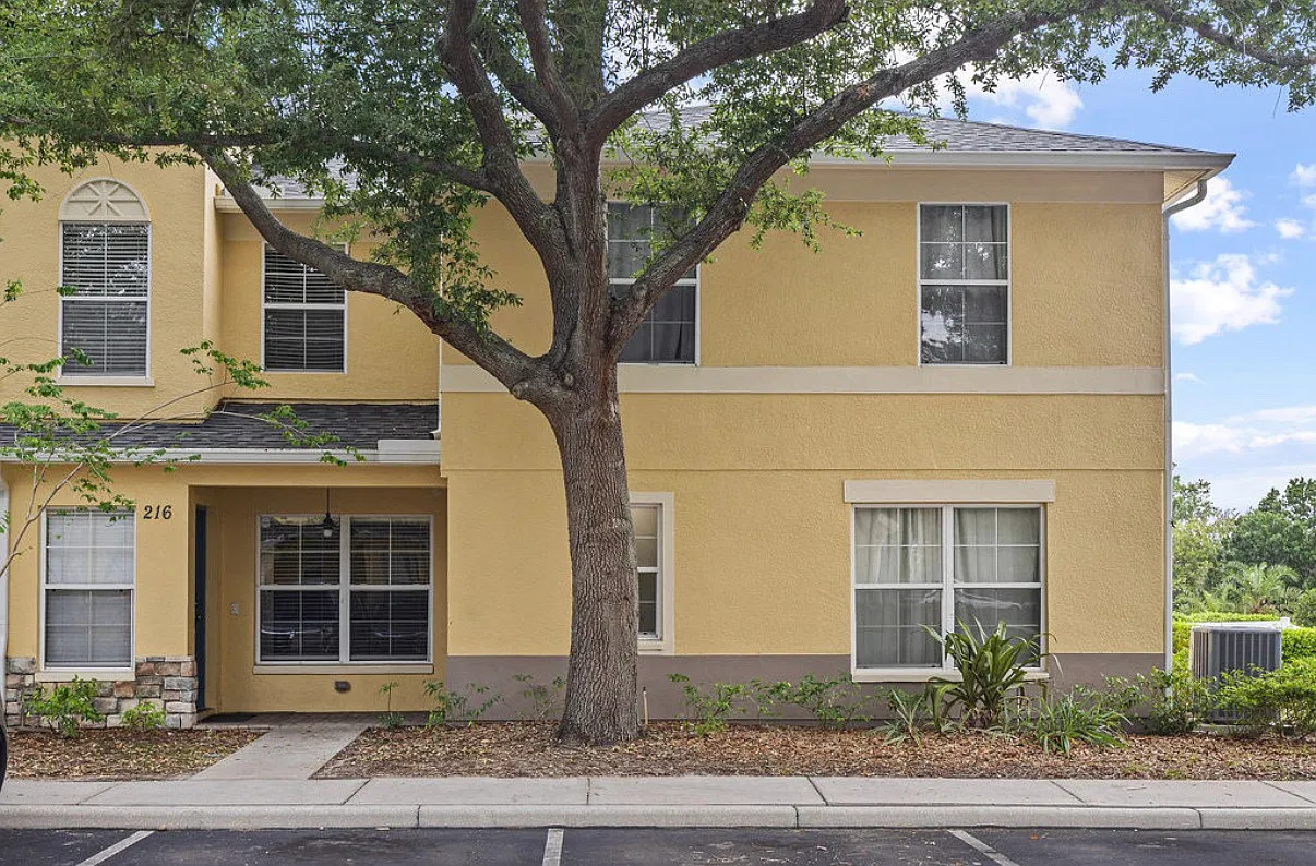 3 bed, 1560 sqft, $1,800 — Photo 1