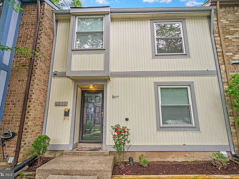 6060 Hollow Knoll Ct — Photo 2