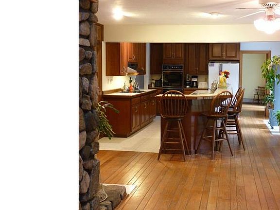 4th image of 76 Rolling Hill Dr