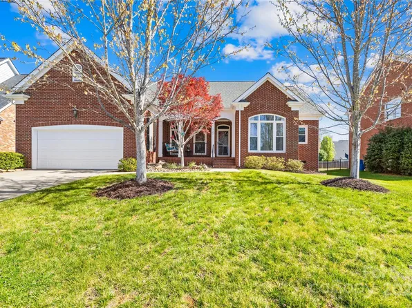 127 Oxford Dr, Mooresville, NC 28115