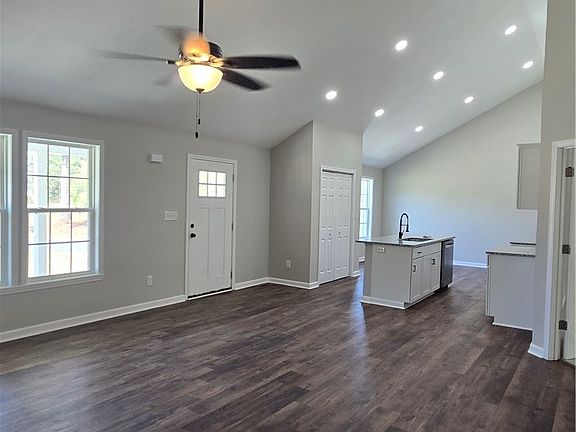5th image of 3420 Green Valley Rd