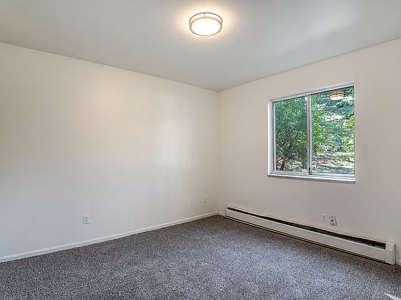5th image of 1320 Vineland Ct SE #1320