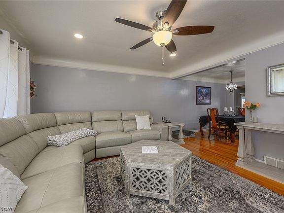 5th image of 9596 Reichert Rd