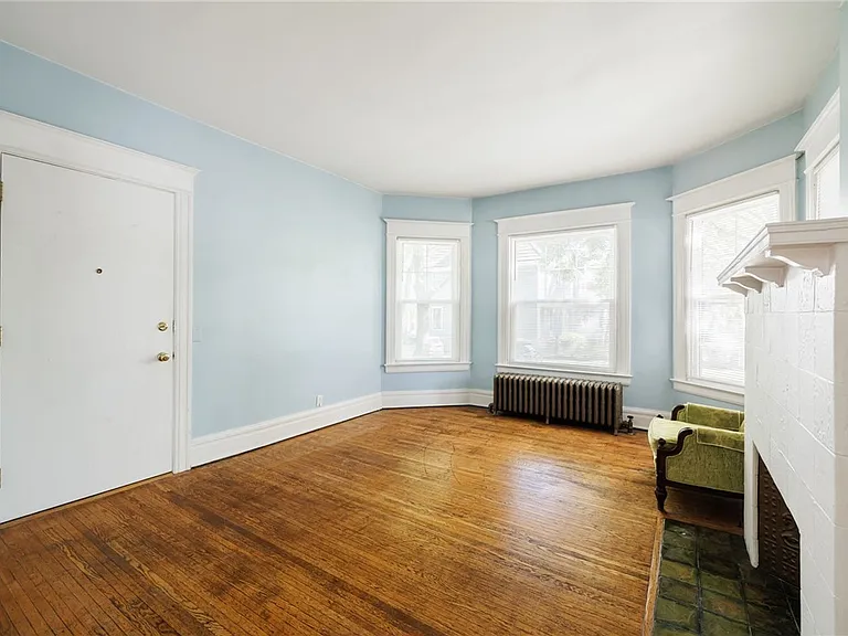 420 Harvard St #1 — Photo 8