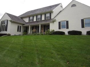 2205 Hollander Rd, Wayzata, MN 55391