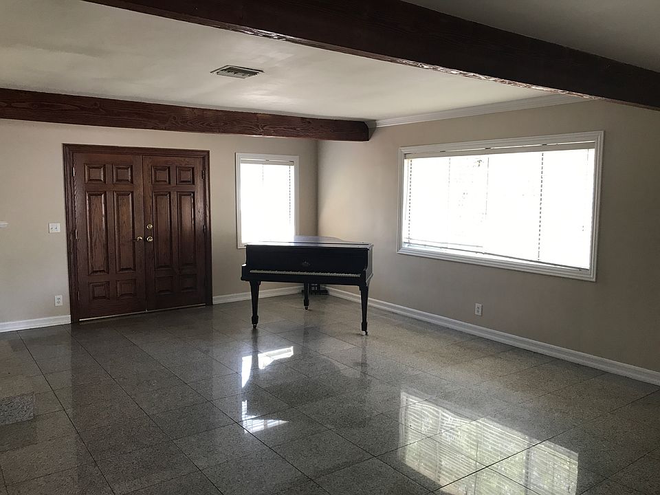 1st image of 7252 Louise Ave