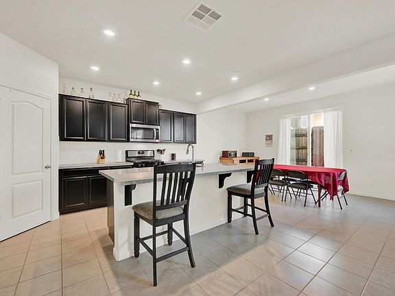 5th image of 2370 Sheldon Dr