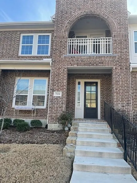2 bed, 2.5 bath, 1840 sqft, $2,850 — Photo 1