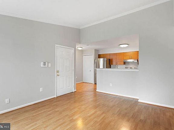 5th image of 8627 Beekman Pl #27D