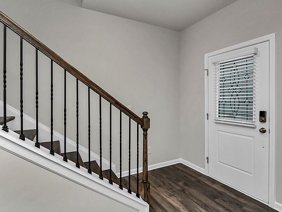 2nd image of 412 Leathertree Ln