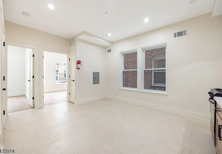 10 School St #1 — Photo 4