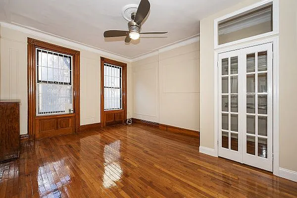 Rented by Perry Associates NYC Inc | media 16