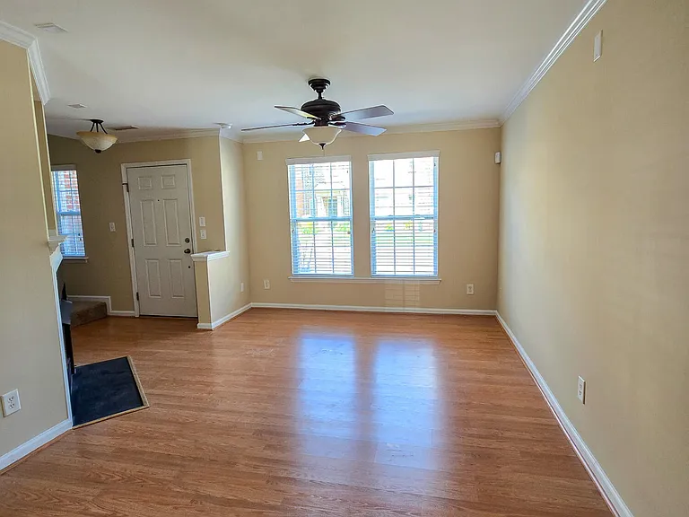 9819 Layla Ave — Photo 4