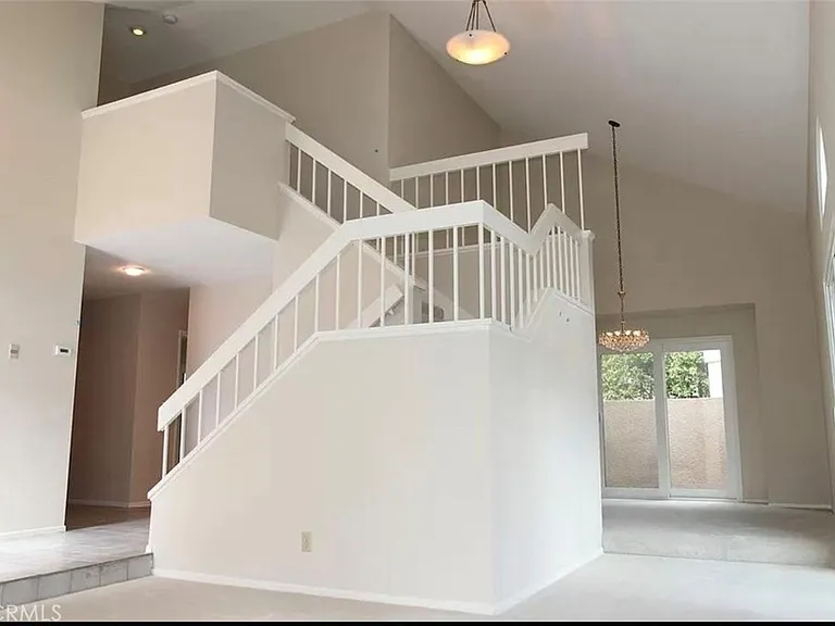 10442 Colina Way — Photo 2