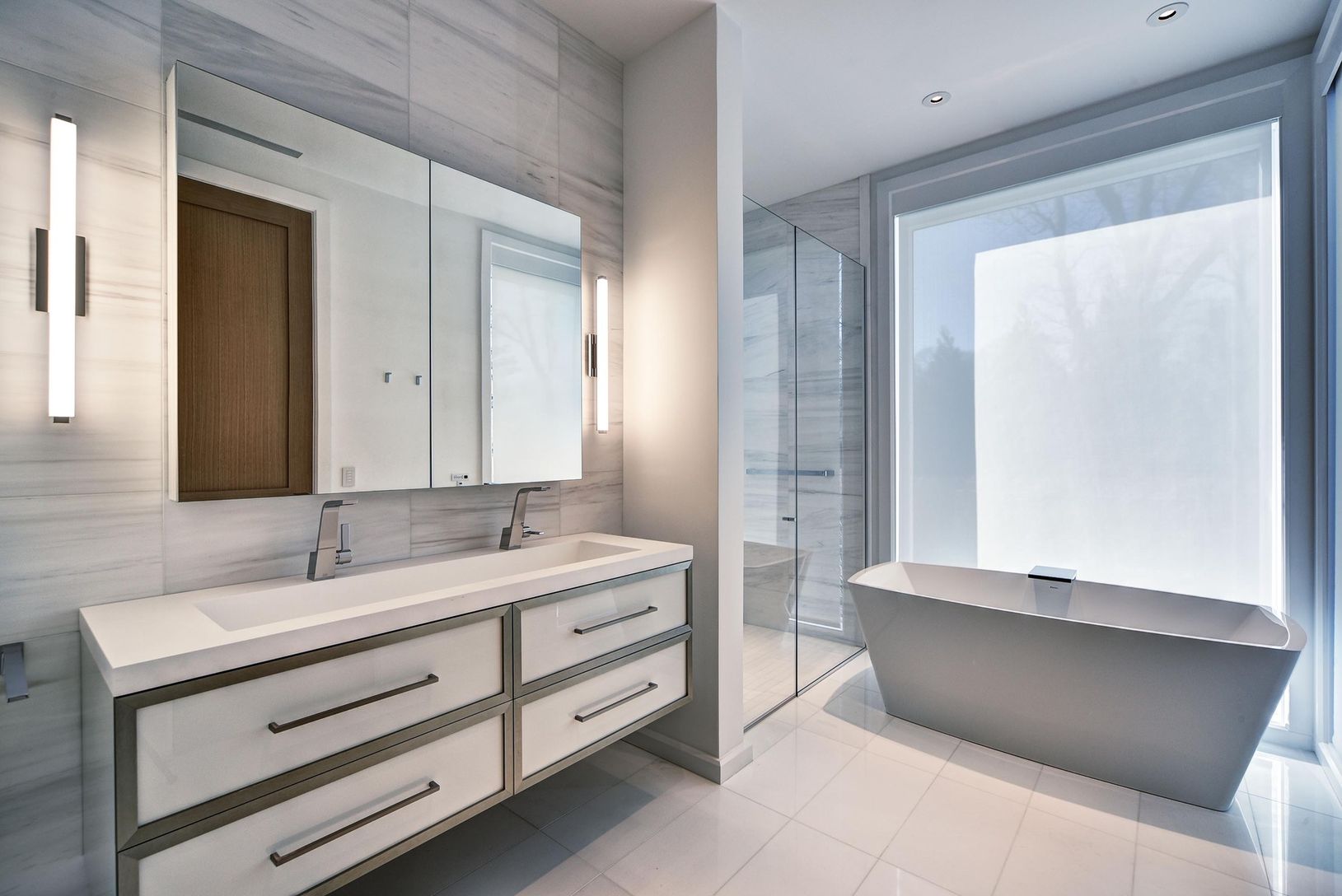  jr suite bathroom
