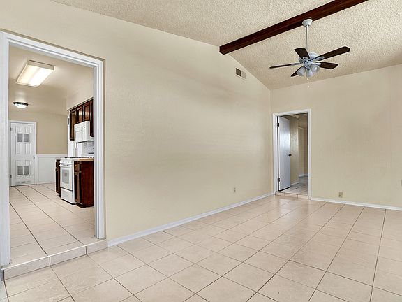 3rd image of 8101 Parkland Dr