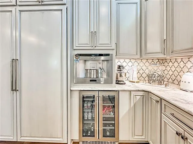 12 Royal Palm Blvd — Photo 9