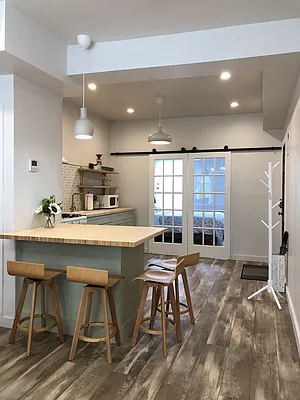 Rented by Compass | media 10