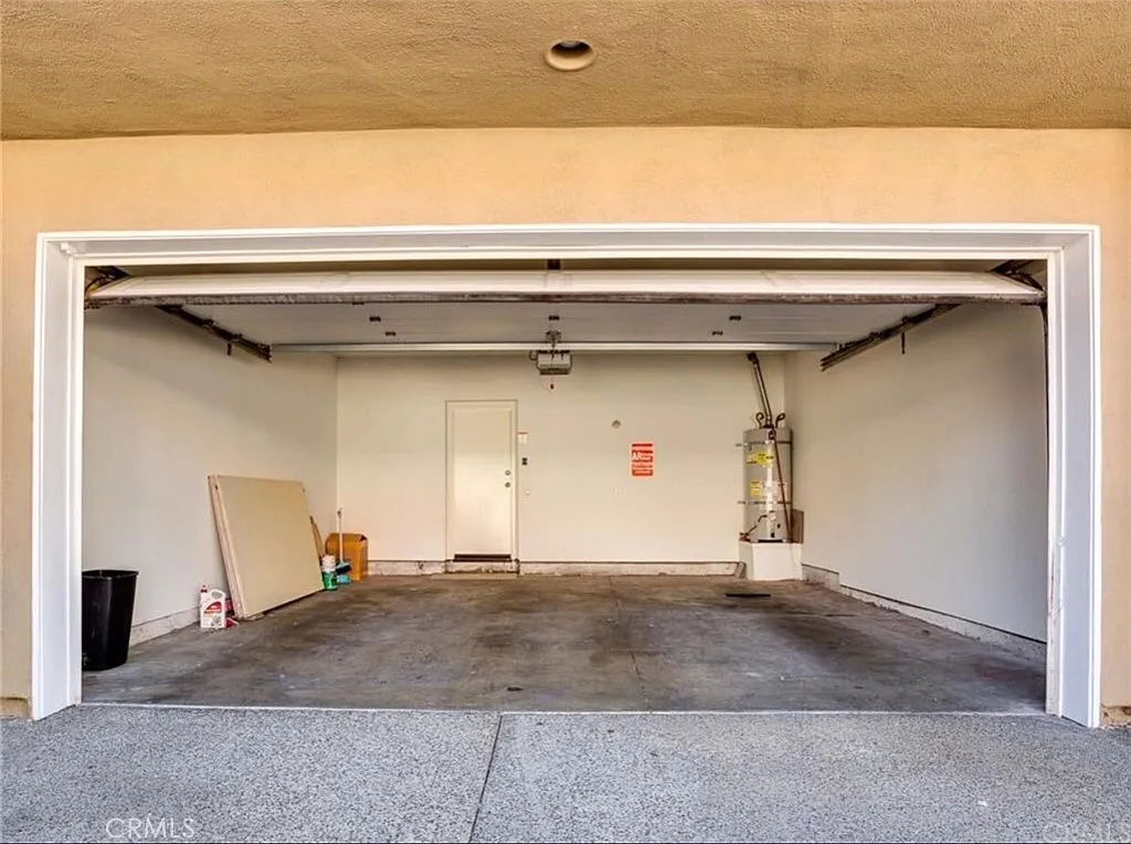 3 bed, 1983 sqft, $5,200 — Photo 3