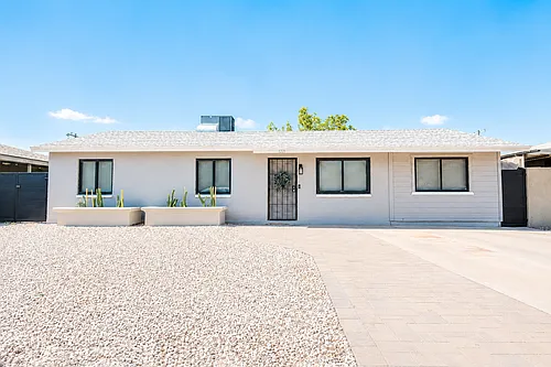 1221 E Henry St Photo 1