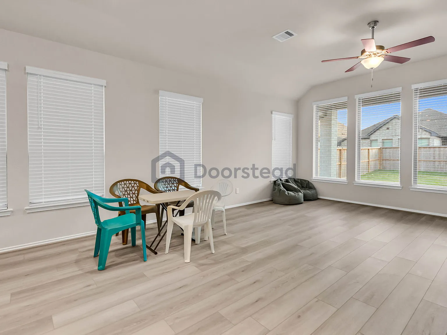 4 bed, 3.0 bath, 2250 sqft, $3,000 — Photo 4