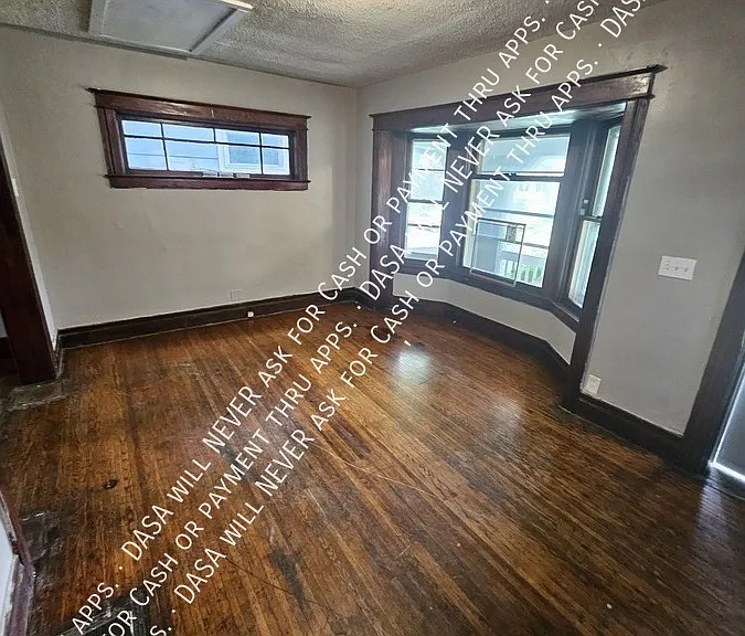 420 Rosewood Ter — Photo 4