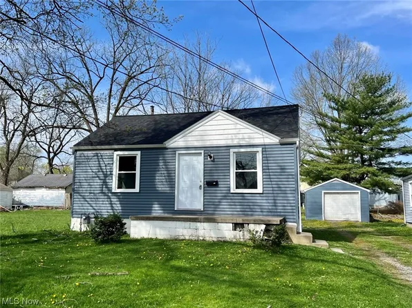 414 Emma St, Niles, OH 44446