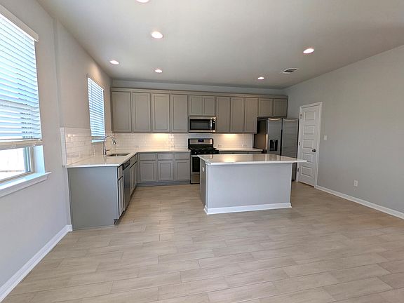 2nd image of 2629 Stone Branch Dr
